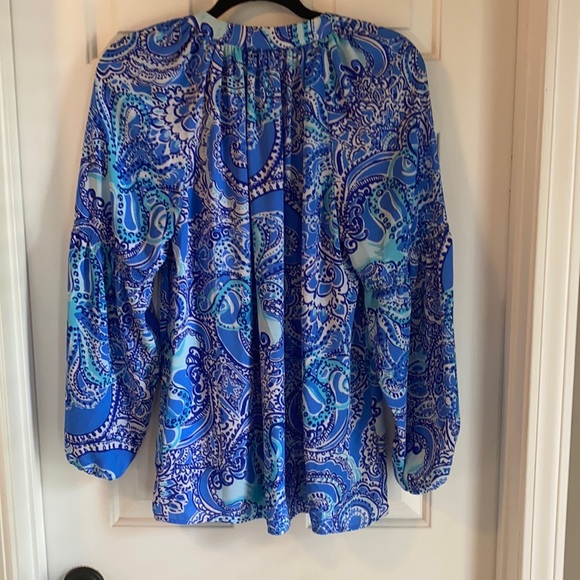 NWOT. Lilly Pulitzer blouse, size M. - Picture 2 of 2